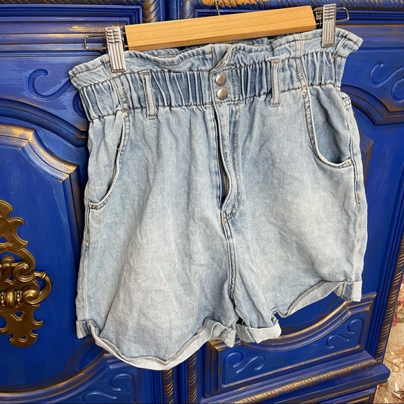 H&M Pants - H&M Women's Paperbag Denim Shorts High Waisted Belted Blue Hipster Size 6